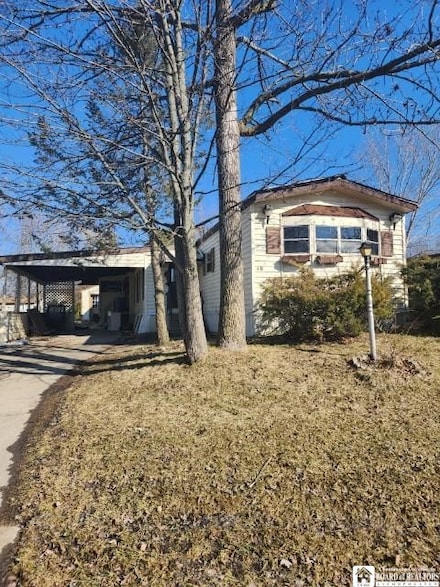 48 S Whispering Ln, Hamburg, NY 14075