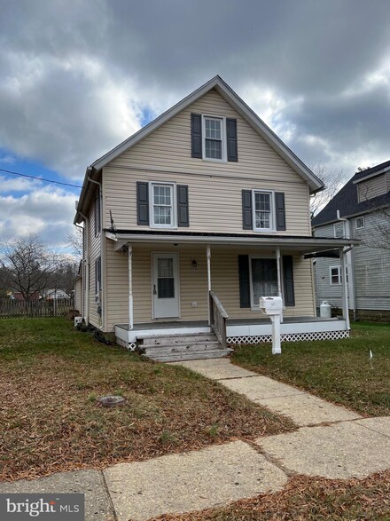 217 S 3rd St, Denton, MD 21629