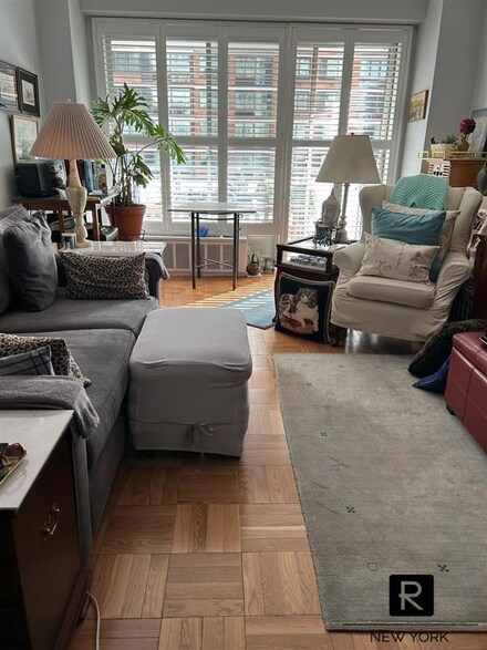 300 E 40th St Unit 11N, New York, NY 10016