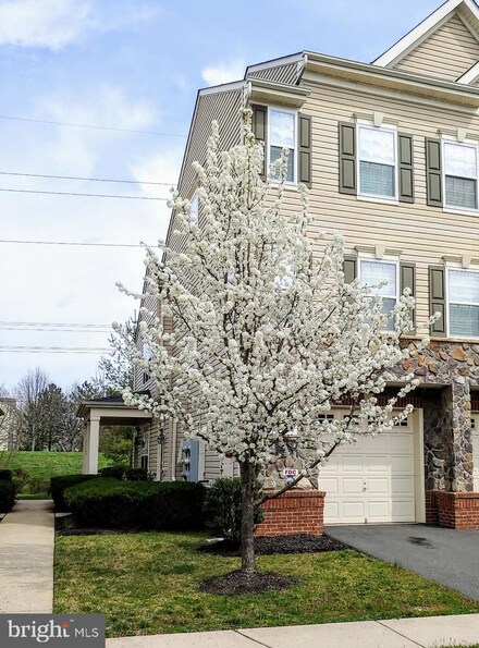 11170 Wortham Crest Cir Unit 105, Manassas, VA 20109
