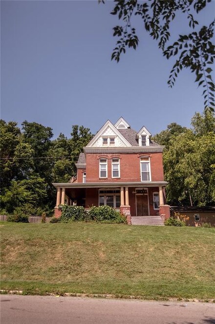 1308 N 11th St, Saint Joseph, MO 64501