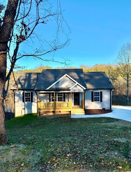2221 Eaton Dr SE, Dalton, GA 30721