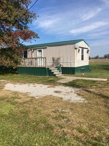 68 Dearing Ln, Tollesboro, KY 41189
