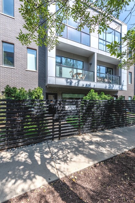 1709 N Winnebago Ave, Chicago, IL 60647