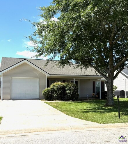 105 Coronation Dr, Bonaire, GA 31005