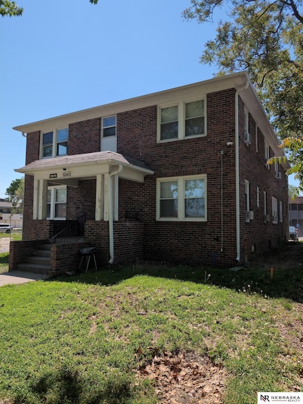 1941 J St, Lincoln, NE 68510