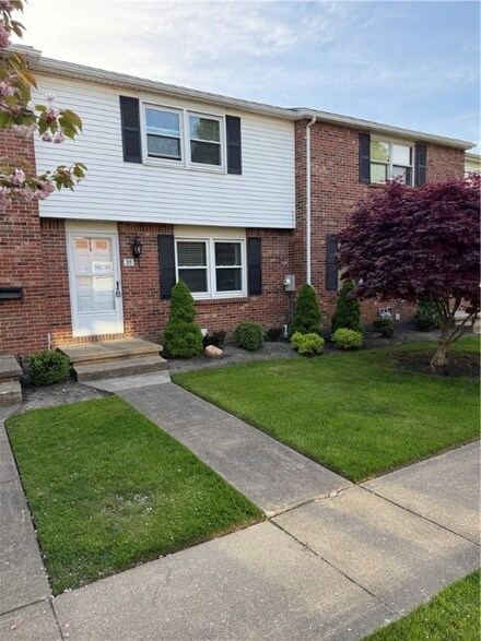 33 Wimbledon Ln, Buffalo, NY 14224