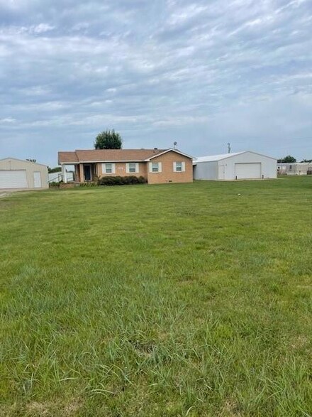 114 Meyers Dr, Tuttle, OK 73089