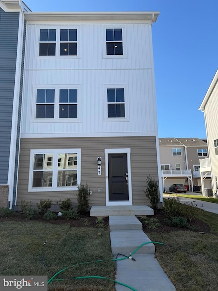 43 Rolling Branch Dr, Ranson, WV 25438