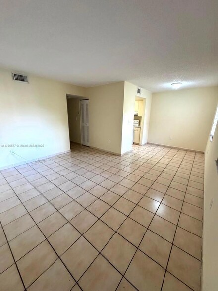 7283 W 24th Ave Unit 153, Hialeah, FL 33016