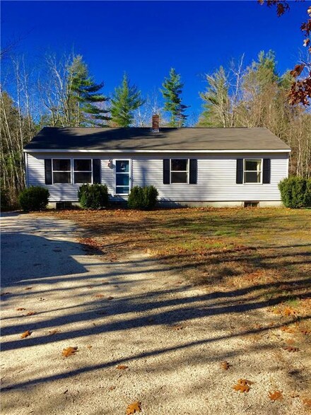 21 Old Gray Rd, Cumberland Center, ME 04021