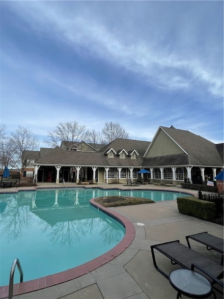 4230 NW Meadow Creek Cir Unit 102, Fayetteville, AR 72703