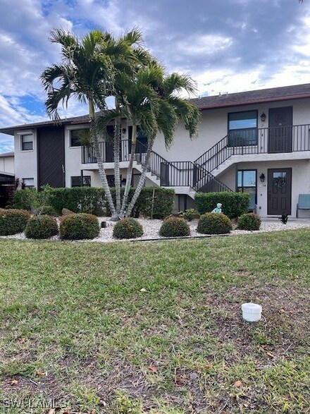 3935 Country Club Blvd Unit 19, Cape Coral, FL 33904