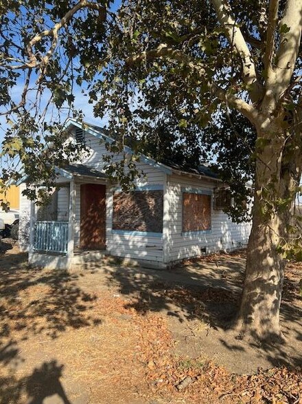 266 S St, Merced, CA 95341