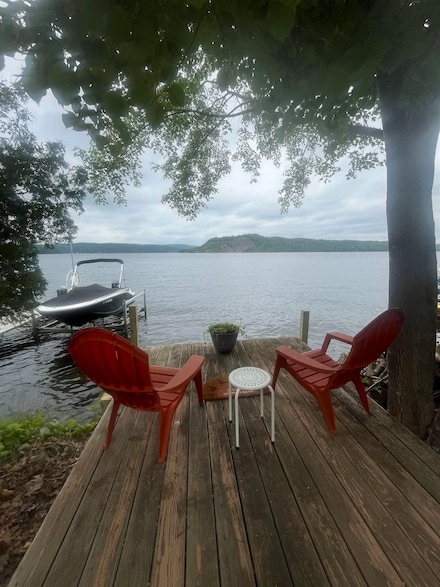 2940 Route 30 N, Bomoseen, VT 05732