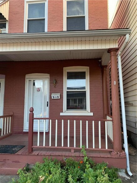 33 Kiernan Ave, Hellertown, PA 18055