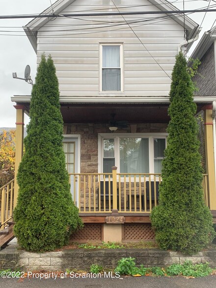 1024 Farber Ct, Scranton, PA 18510