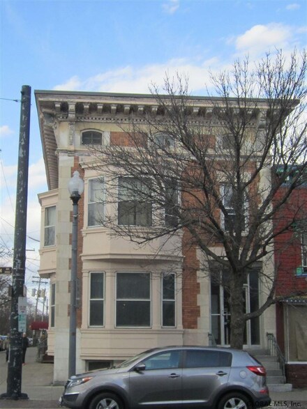 469 Madison Ave, Albany, NY 12210