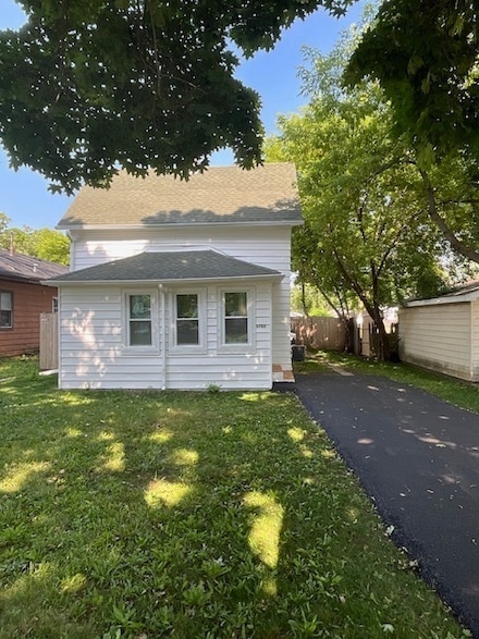 1703 Hermon Ave, Zion, IL 60099