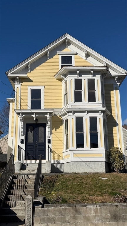 15 Varney St, Lowell, MA 01854