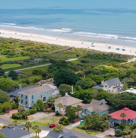 30 Beachside Dr, Isle of Palms, SC 29451