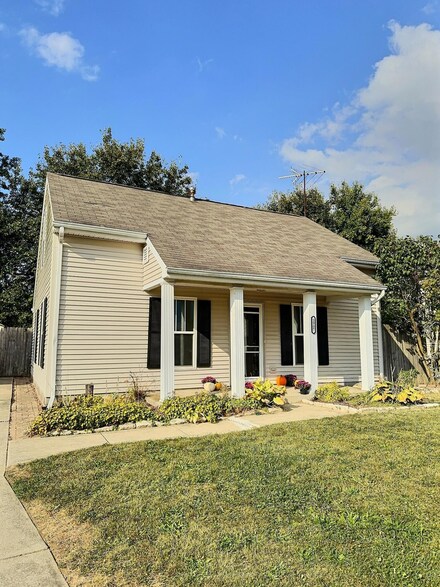 1907 Cedar St, Valparaiso, IN 46383