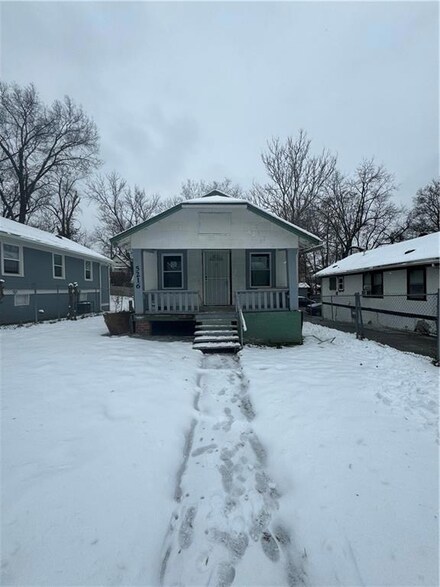 5216 Wabash Ave, Kansas City, MO 64130