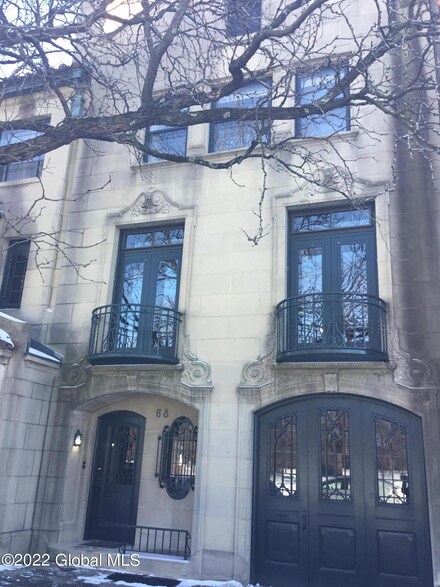 68 Willett St, Albany, NY 12210