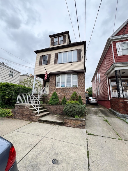 118 W 11th St Unit 2, Bayonne, NJ 07002