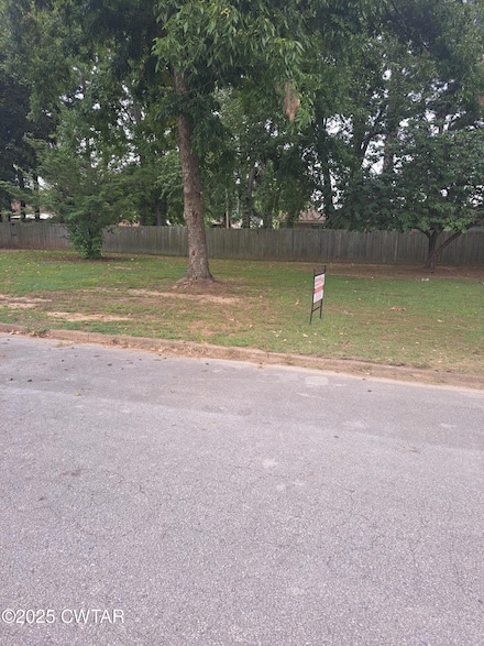 48 Regency Dr, Jackson, TN 38301