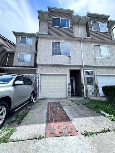 78 Stage Ln, Staten Island, NY 10304