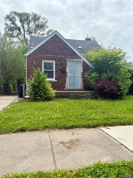 15300 Faircrest St, Detroit, MI 48205