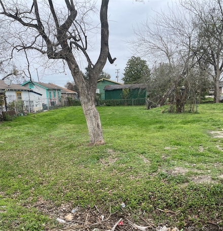 2608 Wayne St, Houston, TX 77026