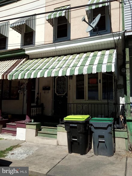 37 W Maple St, Mahanoy City, PA 17948