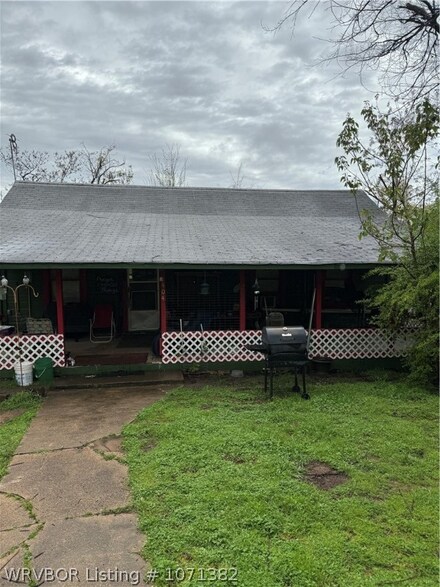 400 Green St, Arkoma, OK 74901