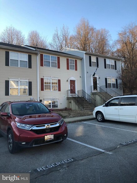 8252 Silverton Ct, Chesapeake Beach, MD 20732
