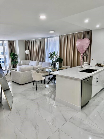 1830 S Ocean Dr Unit 2406, Hallandale Beach, FL 33009