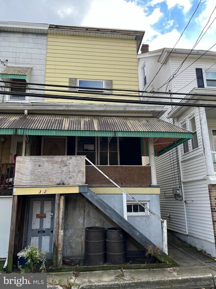 352 W Kline Ave, Lansford, PA 18232