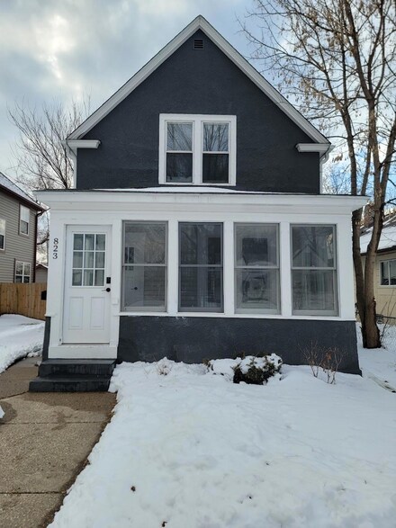 823 Queen Ave N, Minneapolis, MN 55411