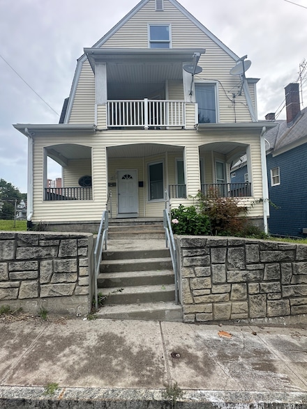 1010 W Main St, Waterbury, CT 06708