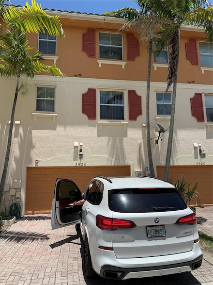 3924 Laurel Ln, Coconut Creek, FL 33073