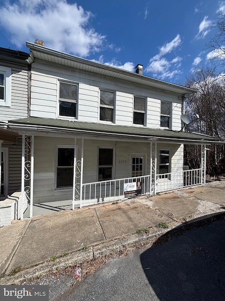 1225 Chemung St, Coal Township, PA 17866