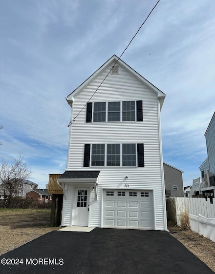 711 4th St, Union Beach, NJ 07735