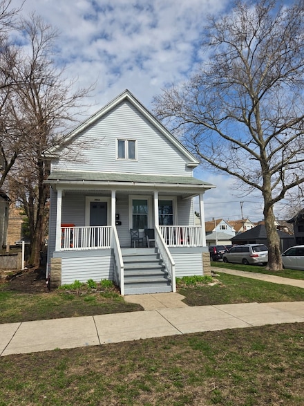 4900 W Grace St, Chicago, IL 60641