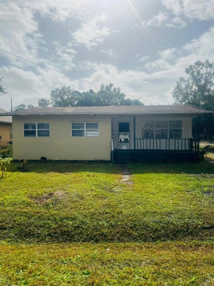 4910 Huppel Ave, Orlando, FL 32811