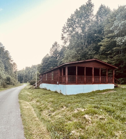 1333 Lick Branch Rd, West Liberty, KY 41472