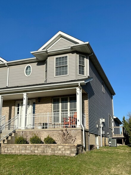 1601 Belclare Rd, Normal, IL 61761