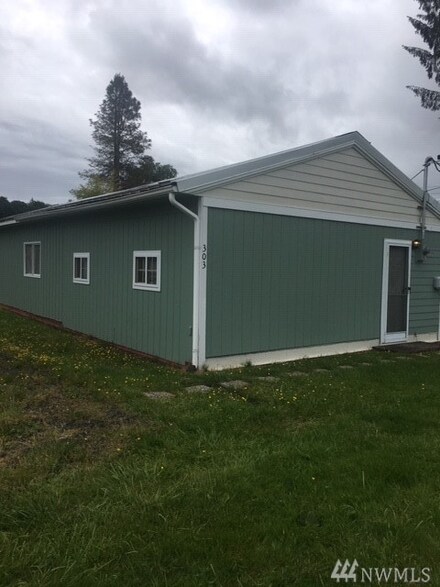 303 Monroe St N, South Bend, WA 98586
