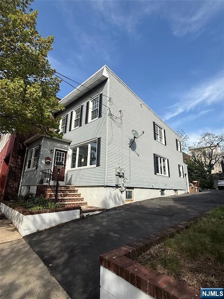 144 Maple St Unit 2, Kearny, NJ 07032