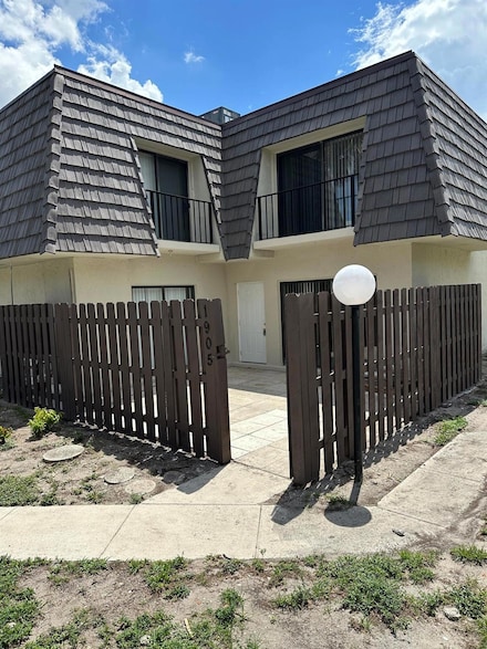 1917 N Congress Ave, West Palm Beach, FL 33401